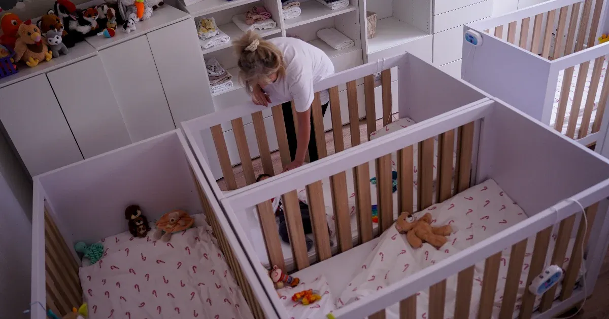 Újabb 150 kórházban hagyott csecsemőre számít a kormány decemberben