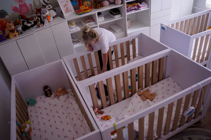 Újabb 150 kórházban hagyott csecsemőre számít a kormány decemberben