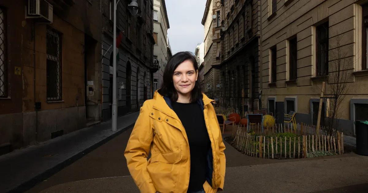 A könyvemet Orbán Viktornak ajánlanám, hogy lássa azt is, ami nem a bankszámlája meg a Putyin segge