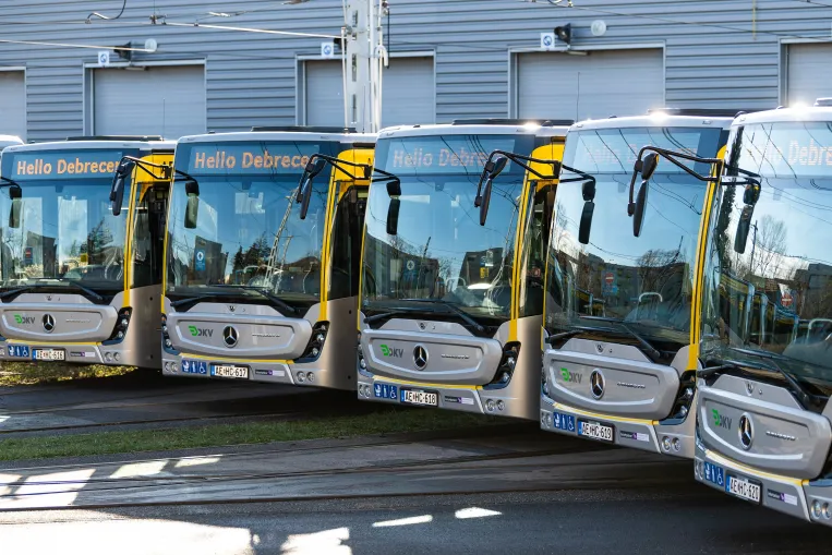 Alig álltak forgalomba Magyarországon új buszok tavaly