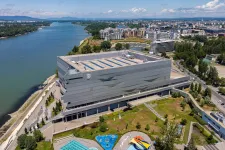 50 milliárdból épült tíz éve, a 2027-es budapesti vizes világbajnokságon mégsem a Duna Arénában rendezik meg az úszóversenyeket