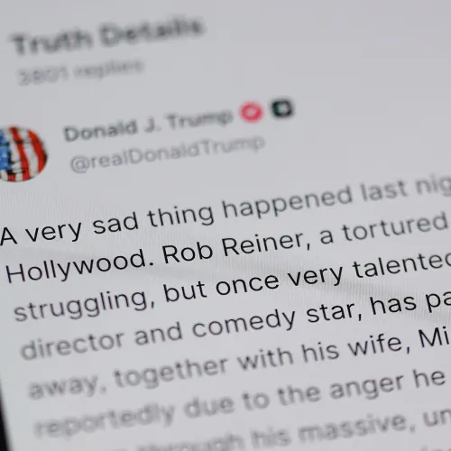 „Trump iránti dühös megszállottságával őrületbe kergette az embereket” – így reagált az amerikai elnök Rob Reiner meggyilkolására