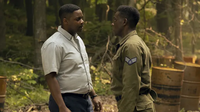 Leroy Hanlon (Jovan Adepo) és Dick Hallorann (Chris Chalk) a sorozatban – Fotó: Warner Bros. Discovery