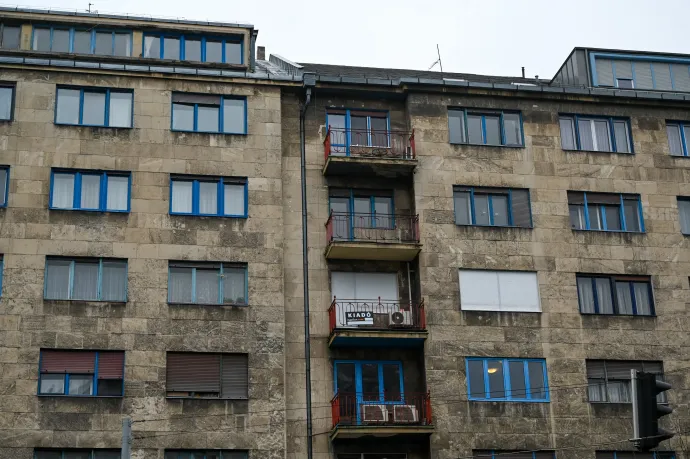 Félmilliárd forintra bírságolta a lakásmaffiát a jegybank