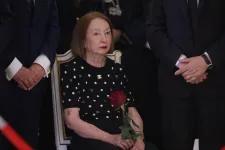 Exhumáltak egy korábbi minisztert, mert gyanúsak voltak a halálának körülményei