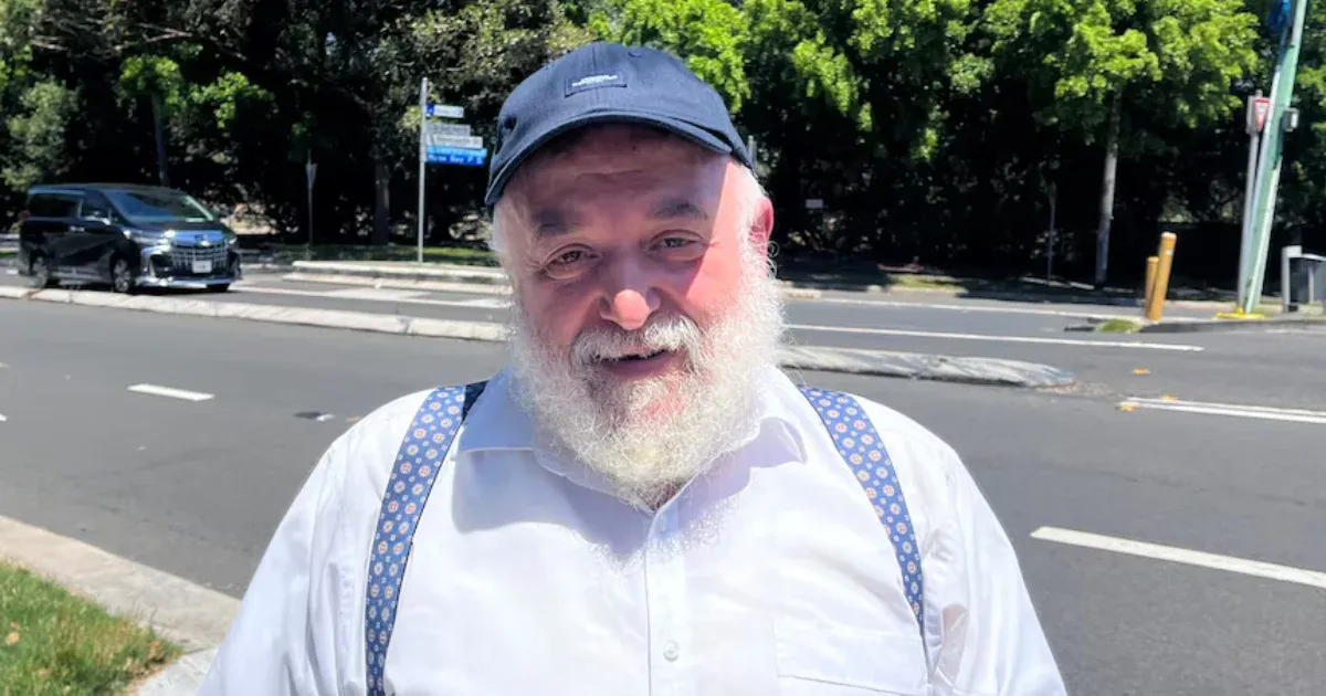 Bondi Beach újabb hősei: egy idős férfi téglával dobálta meg a merénylőt, egy házaspár a fegyverét akarta elvenni