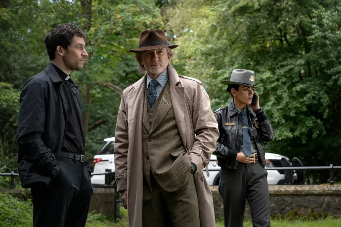 Kriminek közepes, az álkeresztény politikai mocsár szatírájának zseniális az új Tőrbe ejtve