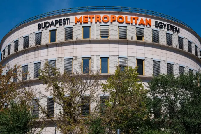 „Nem robotmunkára, hanem gondolkodásra készítjük fel a hallgatókat” (x)