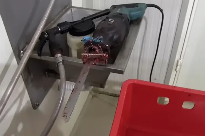 Több tonna élelmiszert vontak ki a forgalomból egy vadhúsfeldolgozónál a Nébih ellenőrzésén