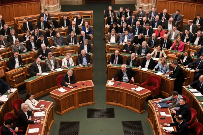 Megszavazta a parlament a fővárosnak szánt „segélyhitelt”