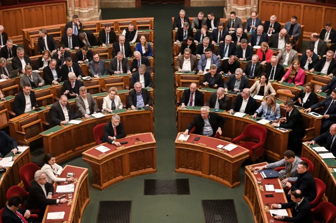 Megszavazta a parlament a fővárosnak szánt „segélyhitelt”