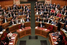 Megszavazta a parlament a fővárosnak szánt „segélyhitelt”