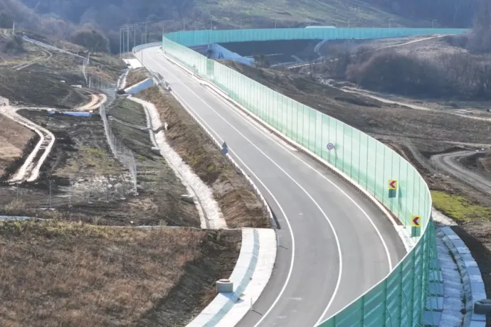 Közel hároméves késéssel megnyitották a zilahi körgyűrűt