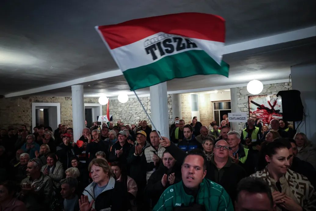 Medián: A 40 évnél fiatalabb választóknál 57 százalékon áll a Tisza