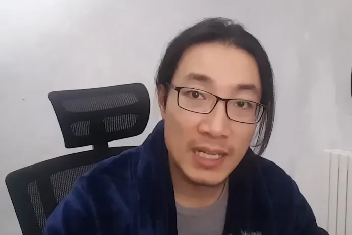 Leleplezte a kínai átnevelőtáborokat, az Egyesült Államok most deportálná