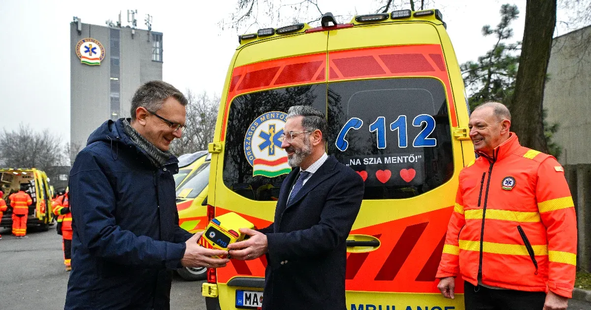 Védjegy lesz a „Na szia mentő!” mondatból