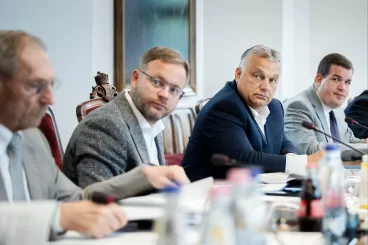 21 Kutatóközpont: A Fidesz szavazóbázisát erősen megosztja a kormány reakciója a Szőlő utcai ügyre