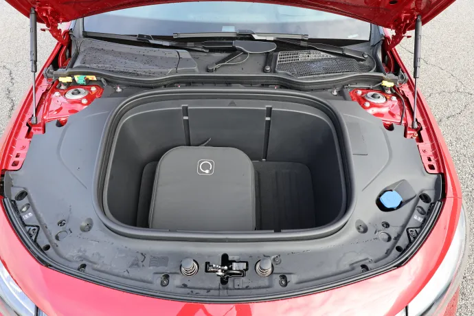 A két csomagtartó együtt 500 liter – Fotó: Gajdán Miklós / autóMAGAZIN