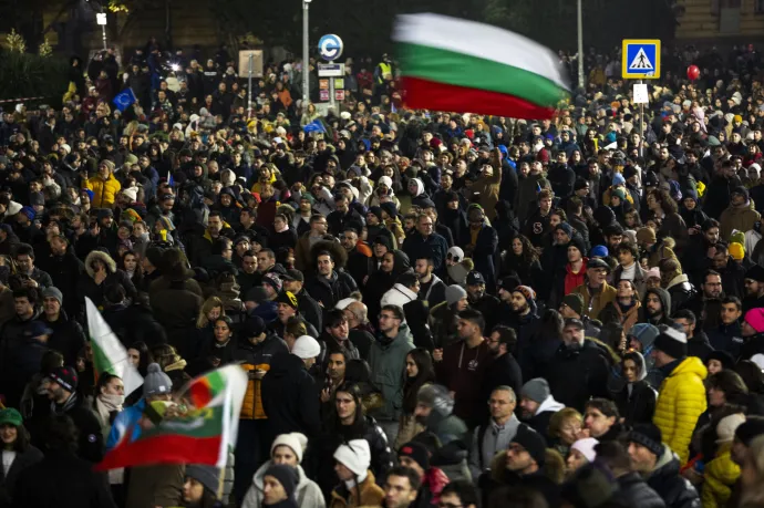 Hallott már ilyenről? Bulgáriában azért tüntetnek tömegek, hogy az állam ne költsön annyit