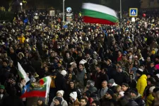 Hallott már ilyenről? Bulgáriában azért tüntetnek tömegek, hogy az állam ne költsön annyit