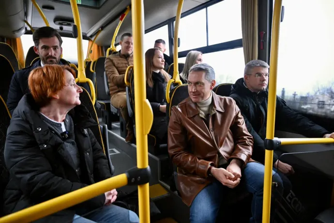 „Sajnálom a rossz fogalmazást” – Lázár János odakommentelt a Tisza leszlovákozott képviselőjelöltjének posztja alá