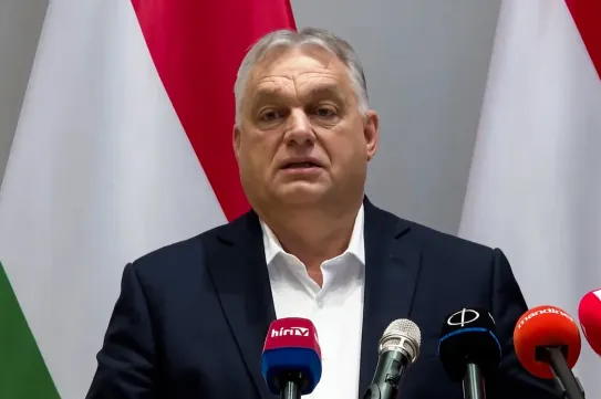 Videón, ahogy Orbán megkérdőjelezi, hogy ki támadott először az orosz–ukrán háborúban
