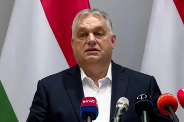 Videón, ahogy Orbán megkérdőjelezi, hogy ki támadott először az orosz–ukrán háborúban
