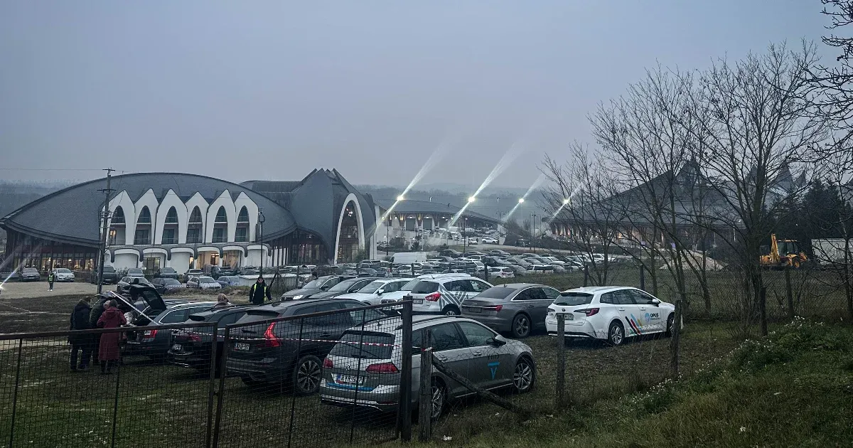 Mészáros-beszéd és Kis Grofó: javában zajlik a Mészáros Csoport karácsonyi bulija Felcsúton