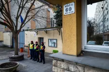 444.hu: Juhász Péter Pál az önéletrajza szerint korábban minisztériumoknak is dolgozott, az elfogadást meg alapértékként tanulta otthon