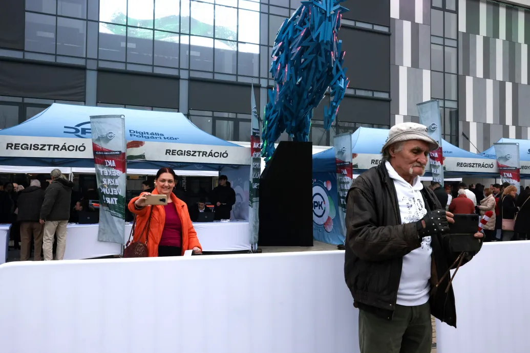 Szerbiából érkezett buszokkal és betiltott Bors különszámmal indul Szegedi DPK-gyűlés