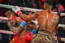 KO-val győzte le a világbajnok Anthony Joshua az influenszerből lett boxolót, Jake Pault