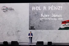 Áder a szegedi DPK-gyűlésen prezentálta, mit adott a kormány a „patkánytanya” és „galambszaros csarnok” helyett