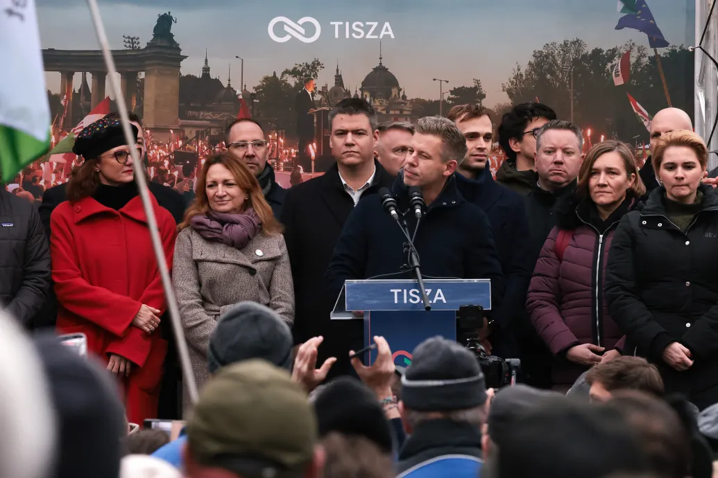 Magyar Péter szerint Orbán és a nagyurak több millió magyart tartanak poloskának, másik több milliót külföldinek – Forrás: Telex.hu