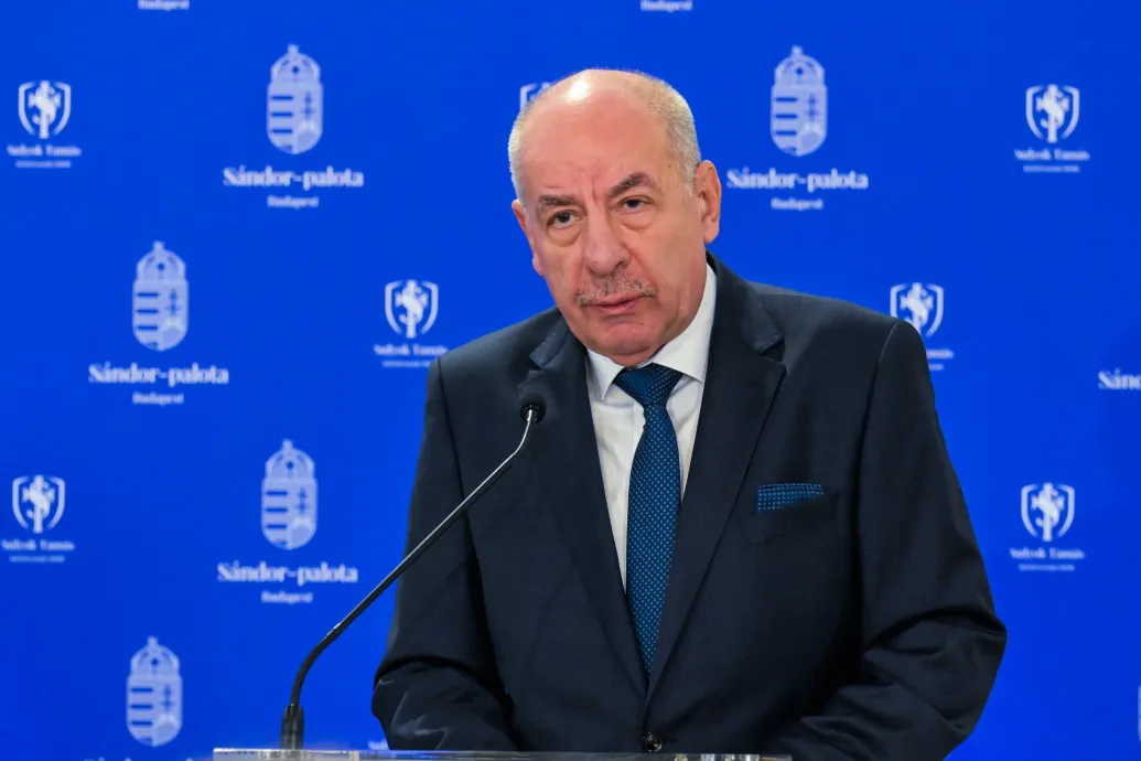 A köztársasági elnök szerint neki nincs lehetősége aktívan foglalkozni a gyerekvédelem ügyével – Forrás: Telex.hu