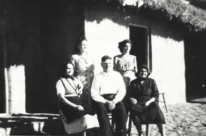 Bărăganba deportált család – Fotó: deportatiinbaragan.ro