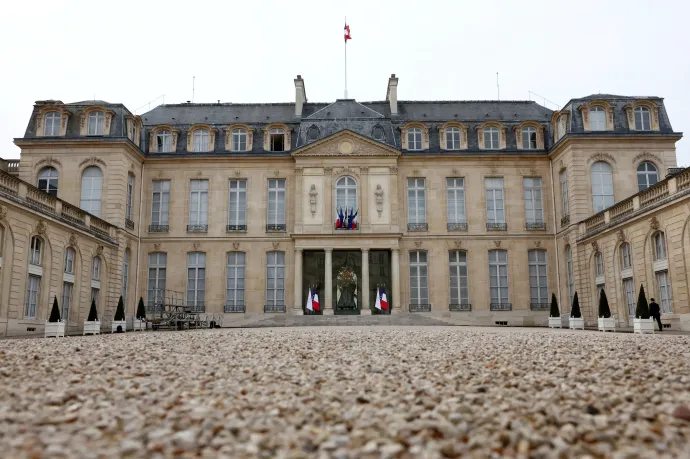 Vinteden árulták a francia elnöki palotából ellopott tárgyakat, a palota egyik dolgozóját is gyanúsítják