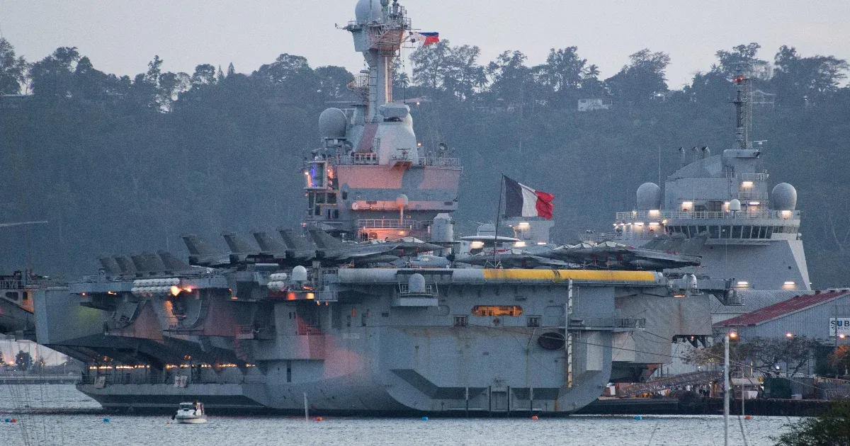 Franciaország új repülőgép-hordozó építését jelentette be