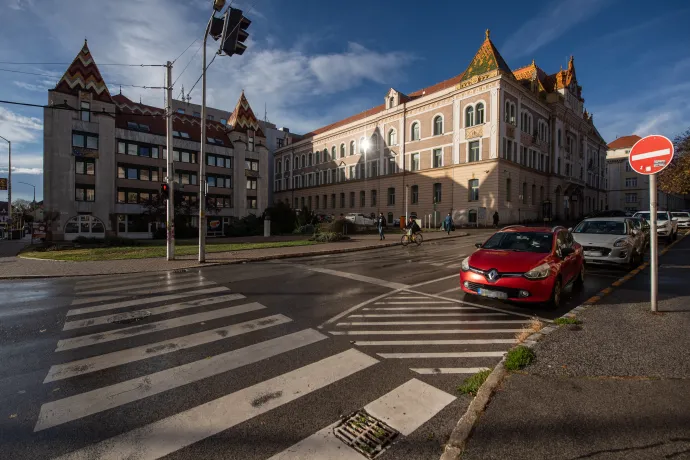 A Postapalota épülete Pécsen – Fotó: Bődey János / Telex
