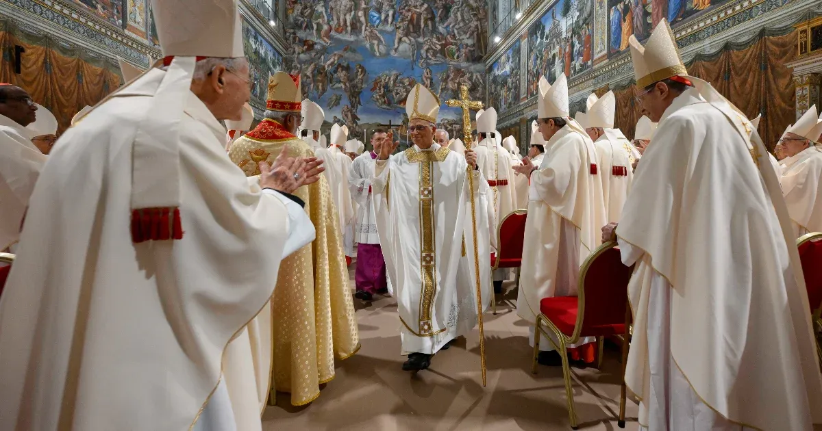 Lángnyelvek, Trump-tornádó, fehér füst, háború és béke