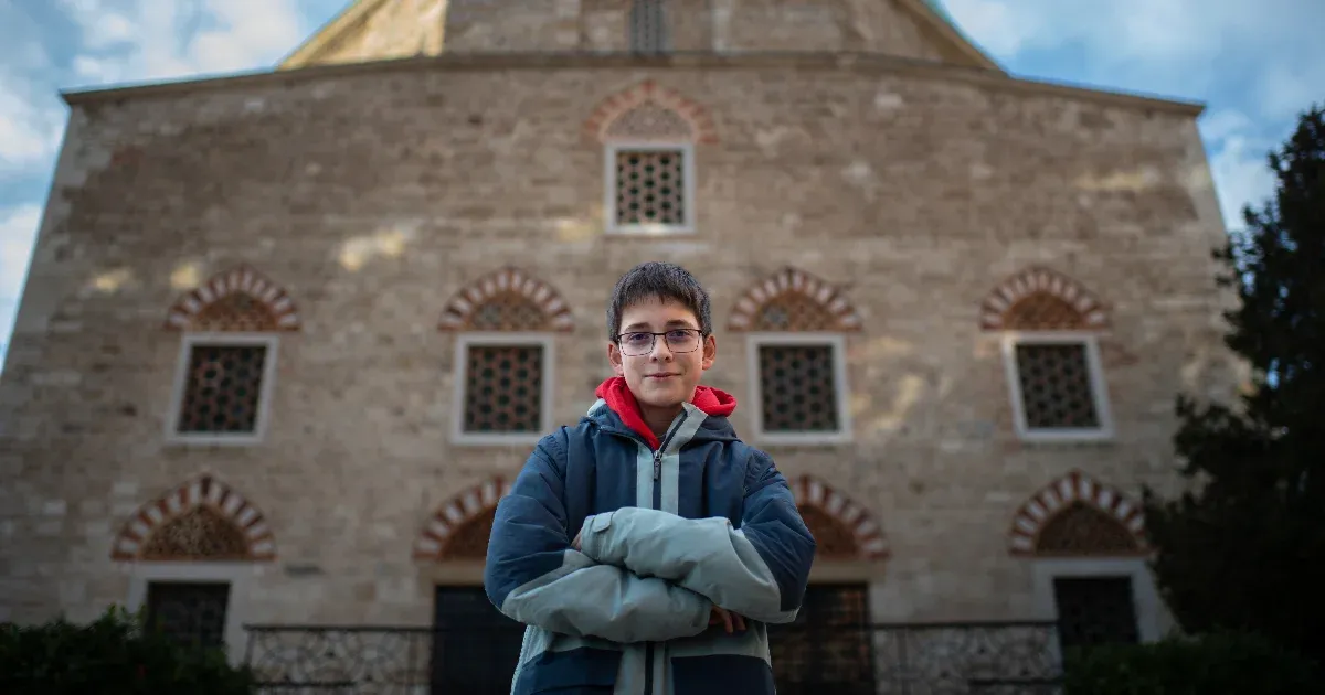 Tizenegy éves, és a pécsi templomtitkok tudója