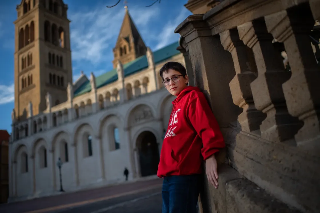 Tizenegy éves, és a pécsi templomtitkok tudója