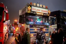 Ezzel indokolta a rendőrség, hogy miért csak 50 kamiont engedett be a Hősök terére