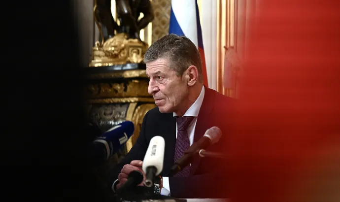 Kozak a párizsi orosz nagykövetségen 2022. január 26-án – Fotó: Leo Pierrard / AFP 