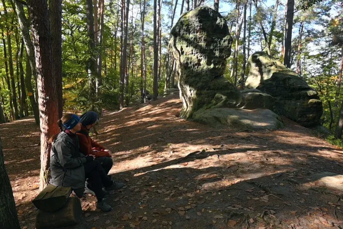 A középkori lövészárok, az Óriásfej és a Béka, a Galóca-pihenő és a pácolt hermelín – Fotó: Tenczer Gábor / Telex