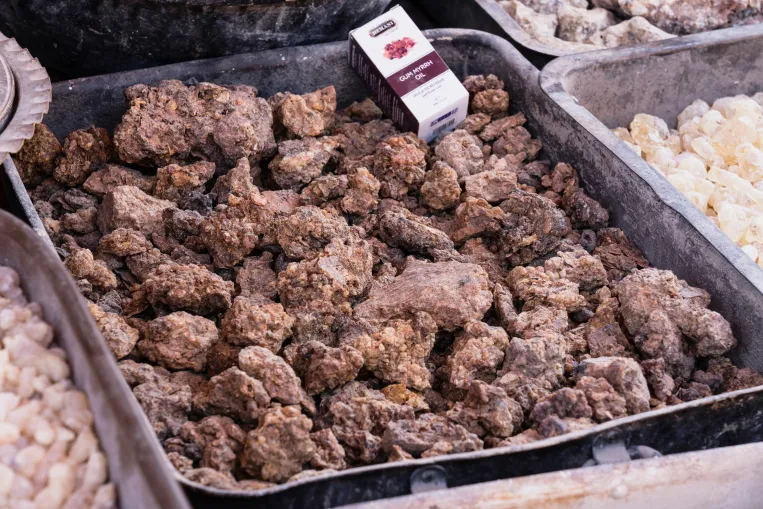 Miért éppen tömjént és mirhát vittek a kis Jézusnak?