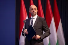 Hvg: Kovács Zoltán feleségének bevétel nélküli vállalkozása 700 fős takarítócéget vásárolt