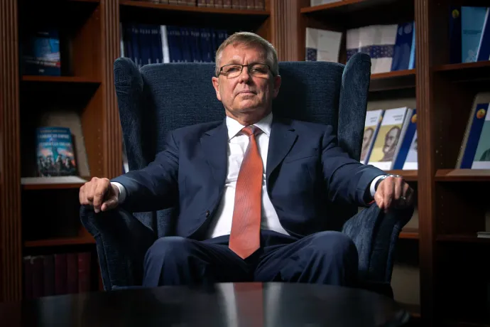 Feketén–fehéren leírták: a teljes, 266 milliárdos alapítói vagyonát elveszítette az MNB alapítványa Matolcsy alatt