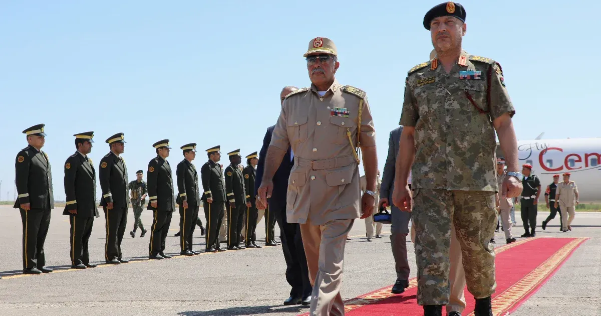Lezuhant a líbiai vezérkari főnök, keresik a gép roncsait