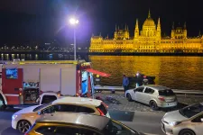 Az alsó rakpart köveire zuhant egy ember Budán