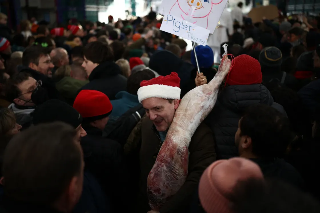 Kevesebb fölösleges étellel és a szelektívbe dobott szalvétákkal is tehetünk ilyenkor a környezetért